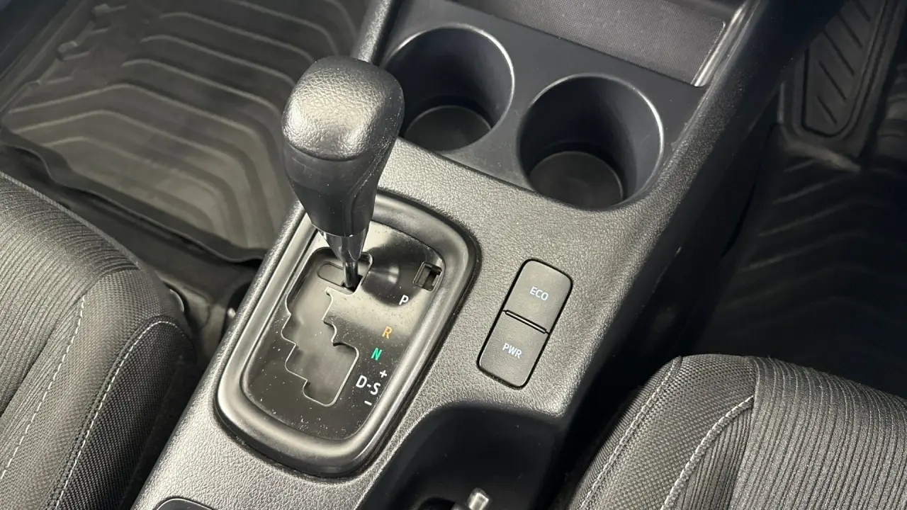 2022 Toyota Hilux Gallery Image 16