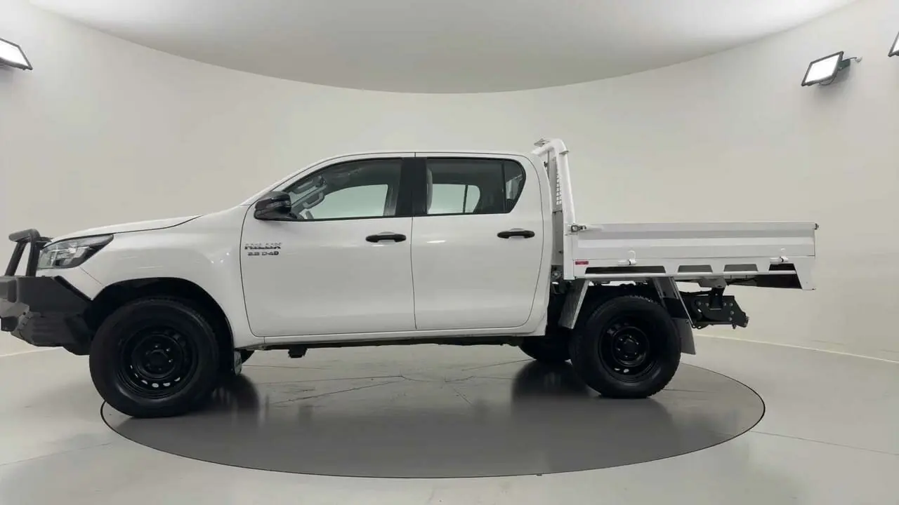 2022 Toyota Hilux Gallery Image 2