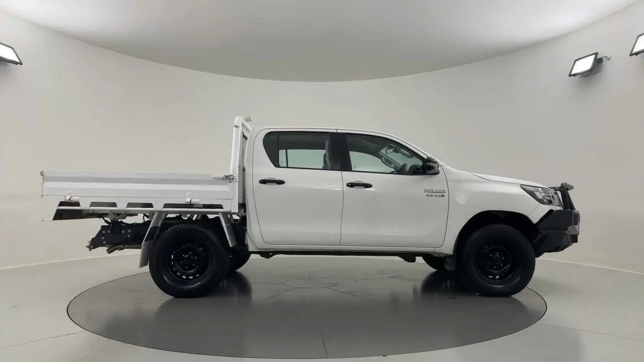 2022 Toyota Hilux Gallery Image 6