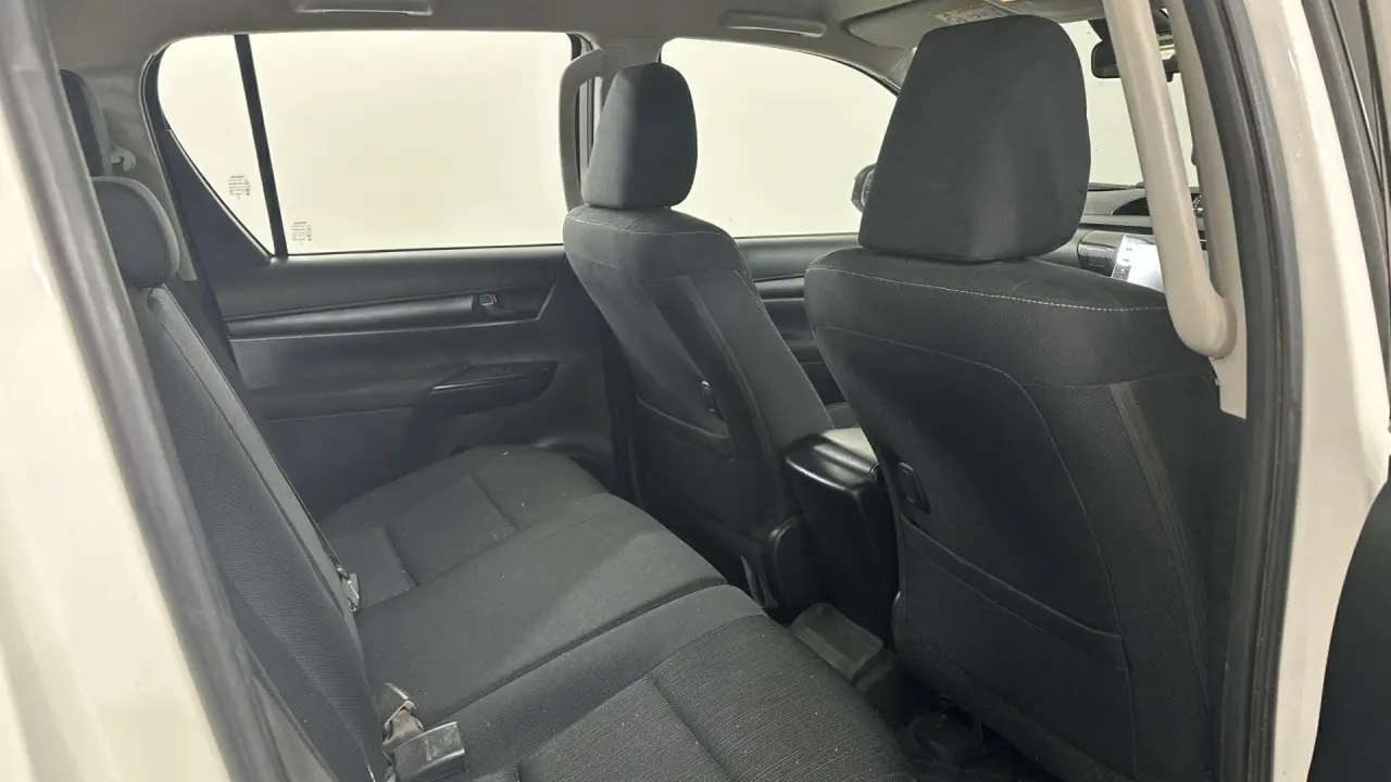 2022 Toyota Hilux Gallery Image 11