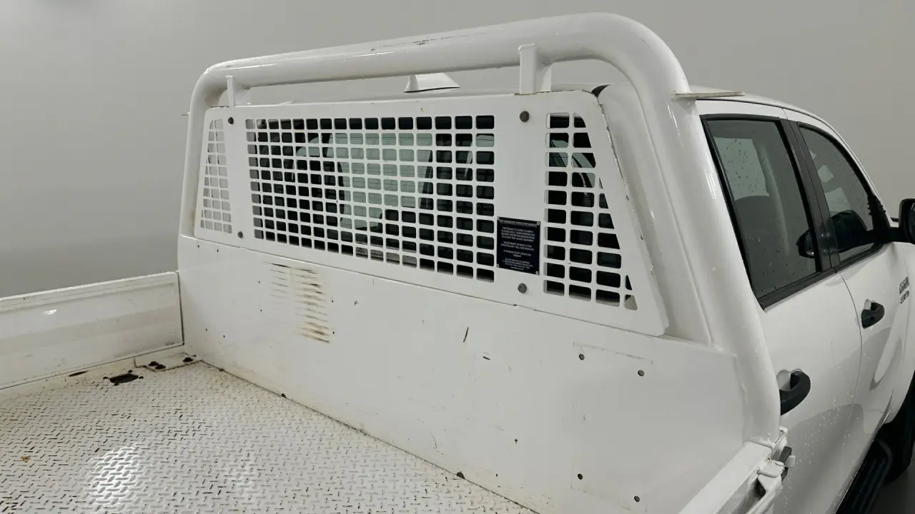 2022 Toyota Hilux Gallery Image 14