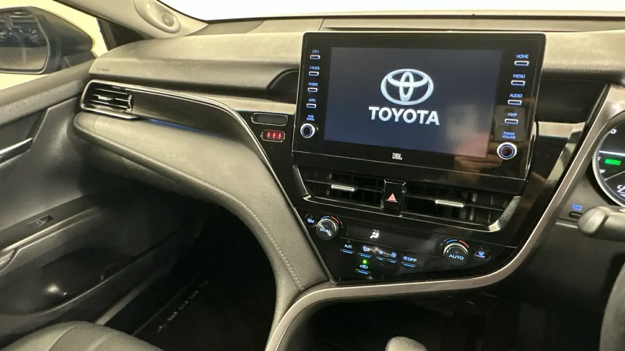 2021 Toyota Camry Gallery Image 14