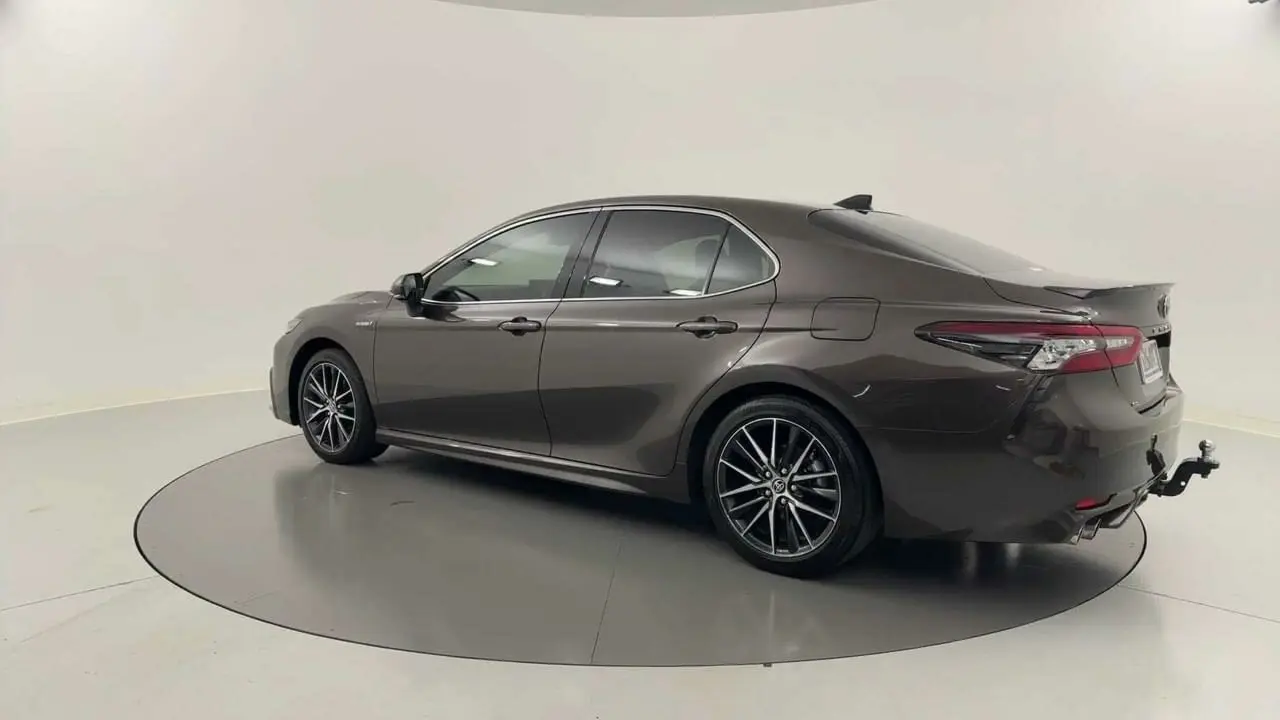 2021 Toyota Camry Gallery Image 4