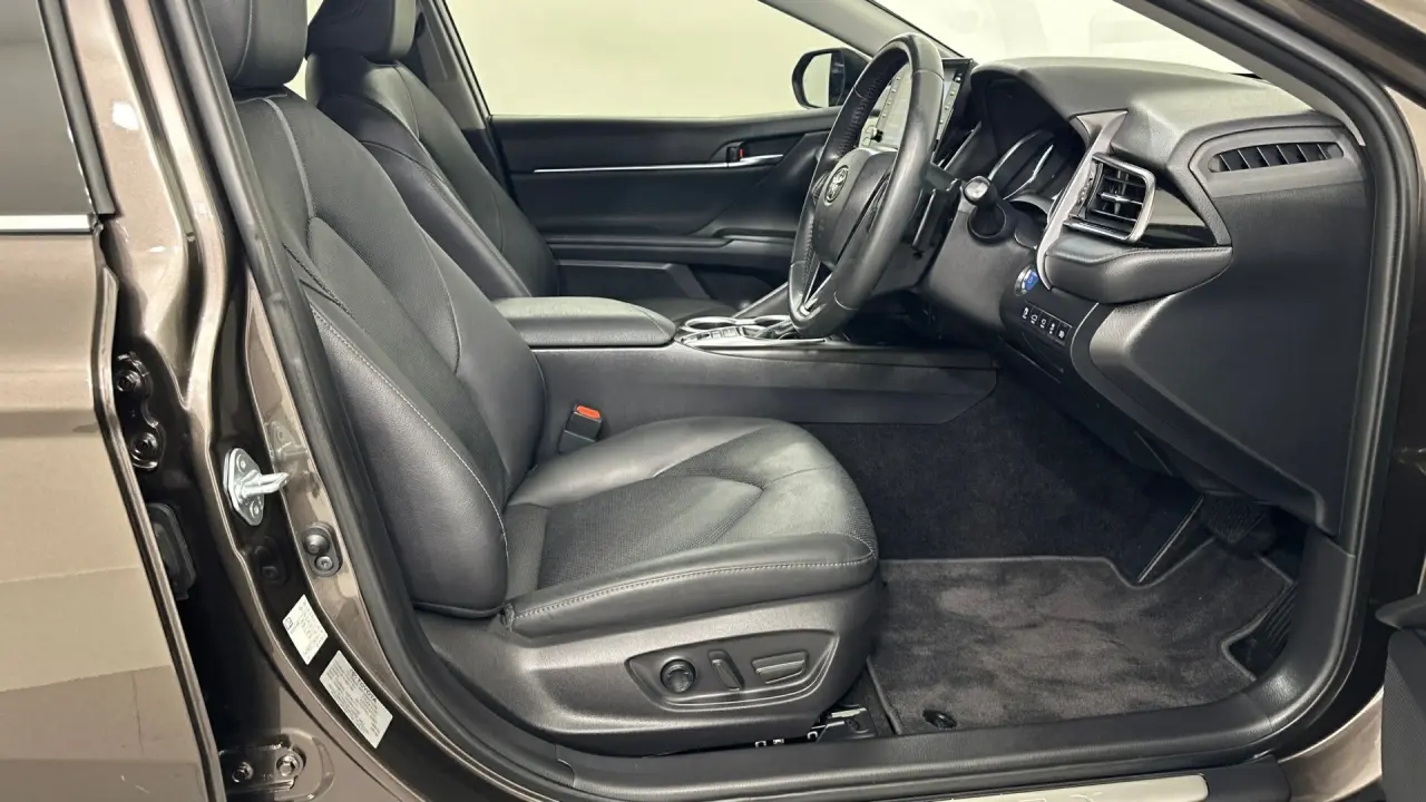 2021 Toyota Camry Gallery Image 9