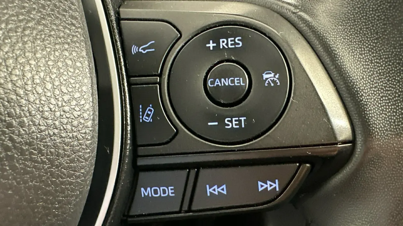 2021 Toyota RAV4 Gallery Image 17