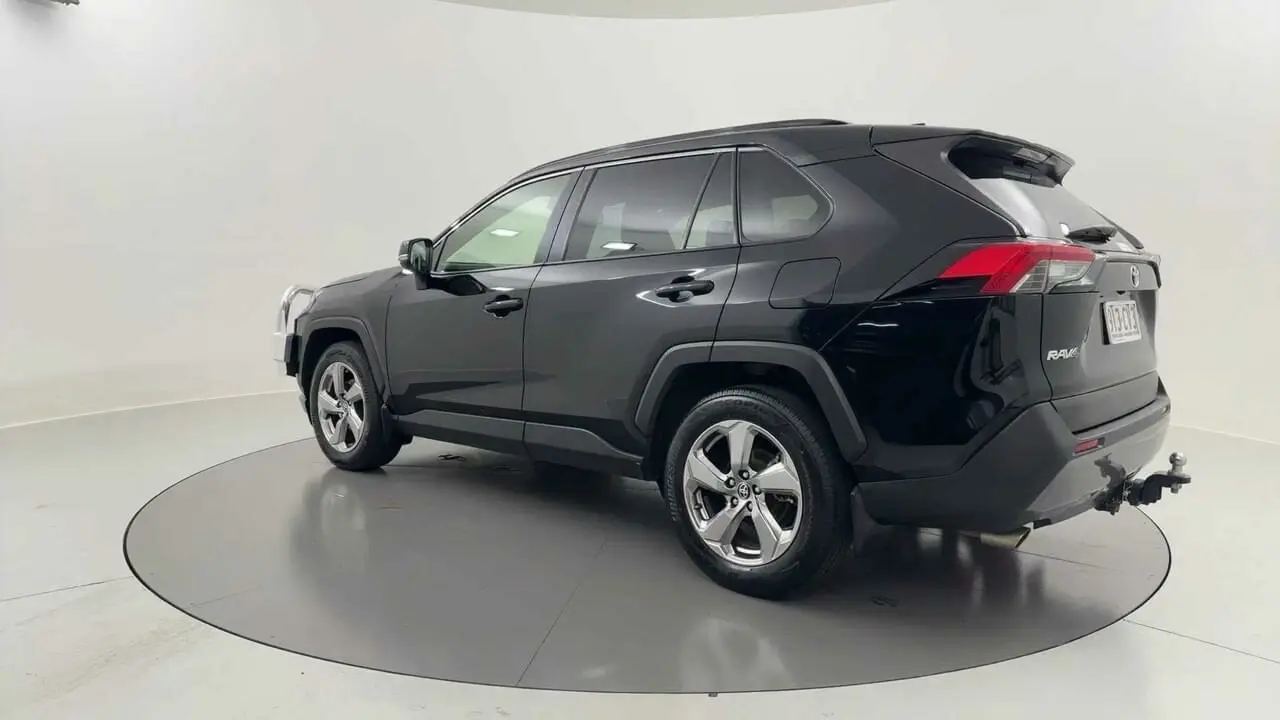 2021 Toyota RAV4 Gallery Image 4
