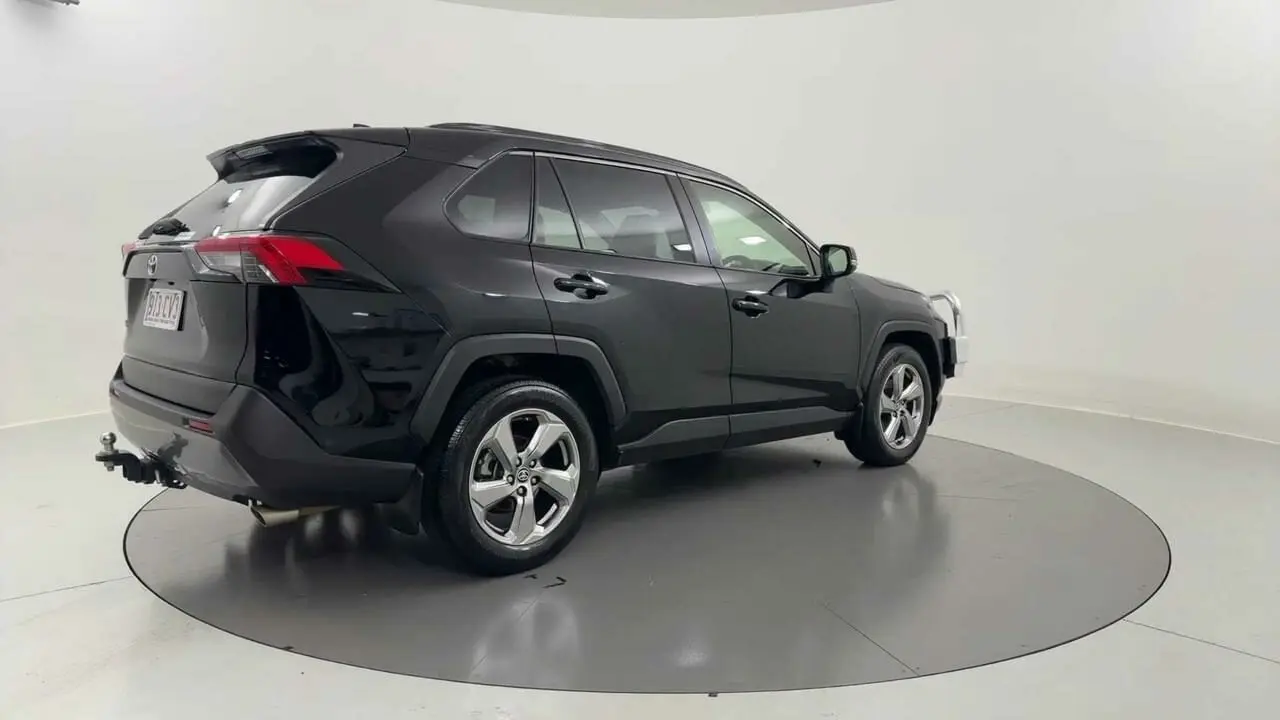 2021 Toyota RAV4 Gallery Image 6