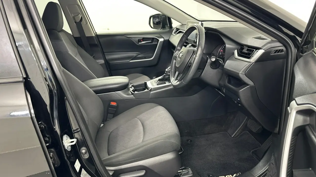 2021 Toyota RAV4 Gallery Image 9