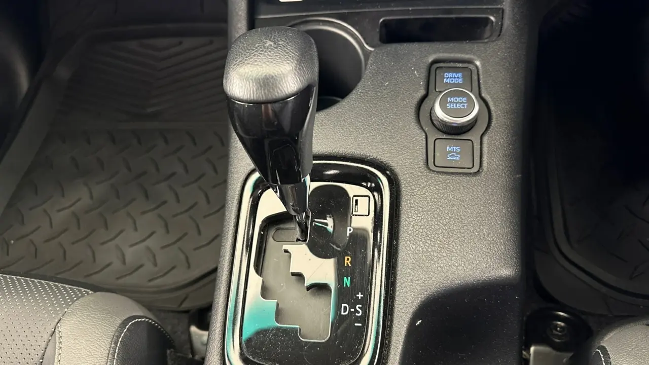 2024 Toyota Hilux Gallery Image 10