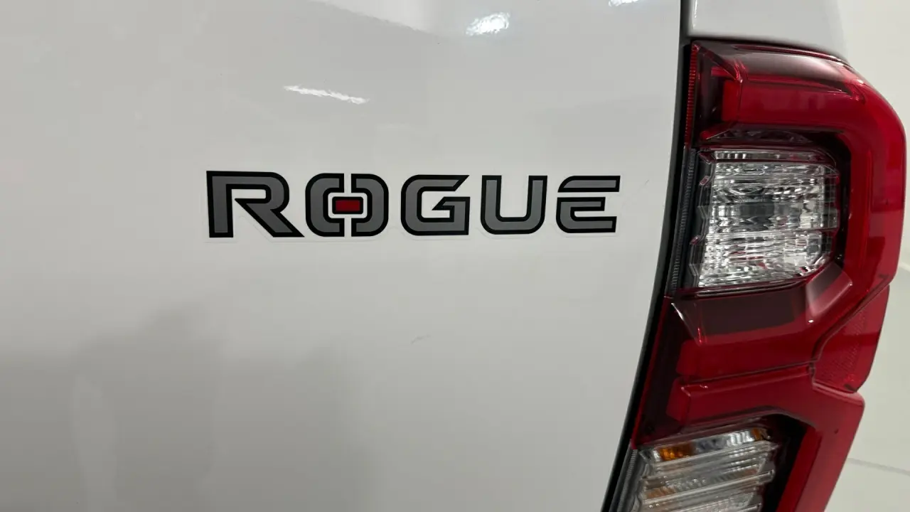 2024 Toyota Hilux Gallery Image 11