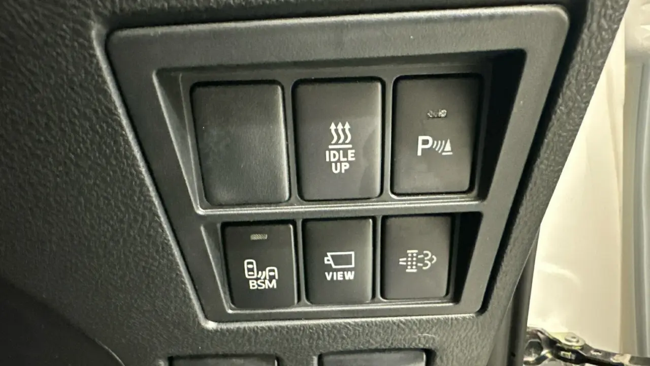 2024 Toyota Hilux Gallery Image 17