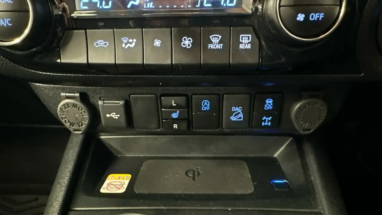 2024 Toyota Hilux Gallery Image 18