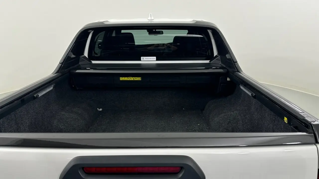 2024 Toyota Hilux Gallery Image 19