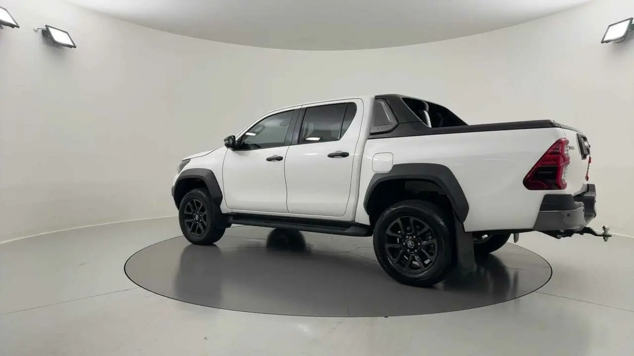 2024 Toyota Hilux Gallery Image 3