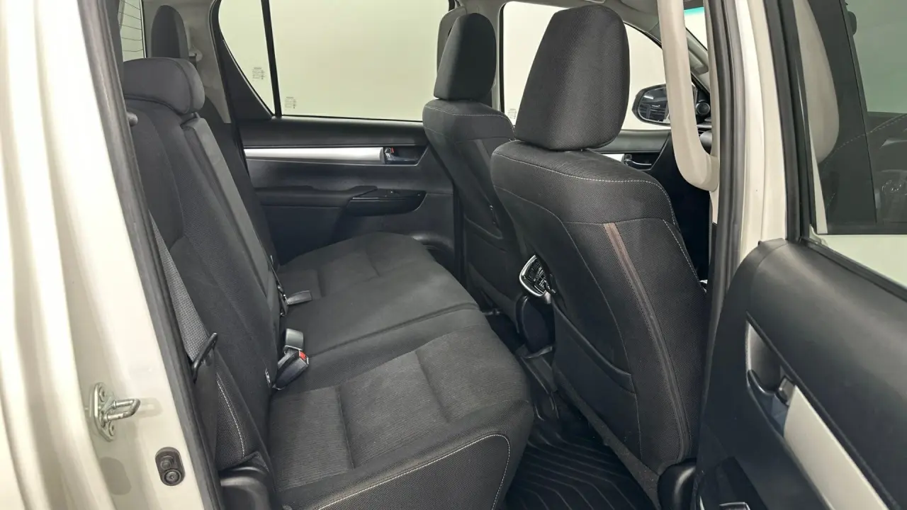 2021 Toyota Hilux Gallery Image 12