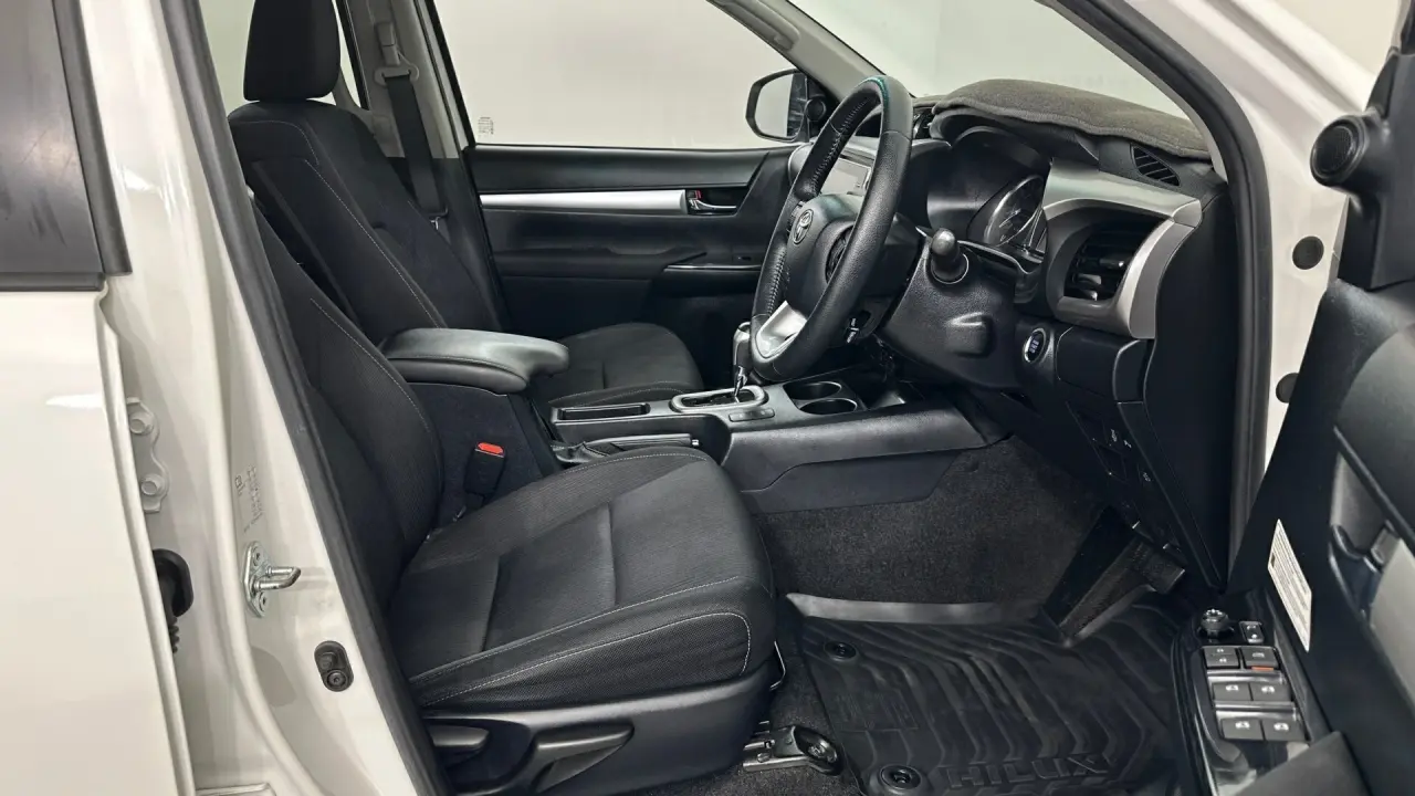 2021 Toyota Hilux Gallery Image 13
