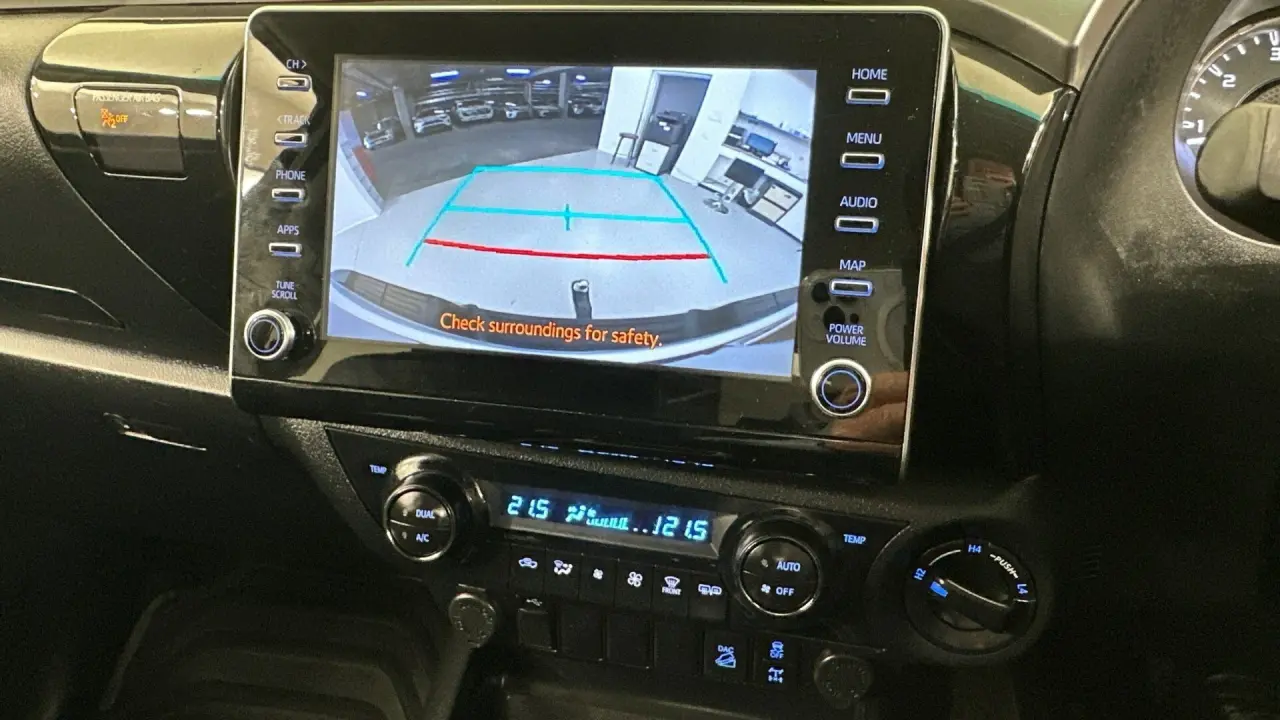 2021 Toyota Hilux Gallery Image 15