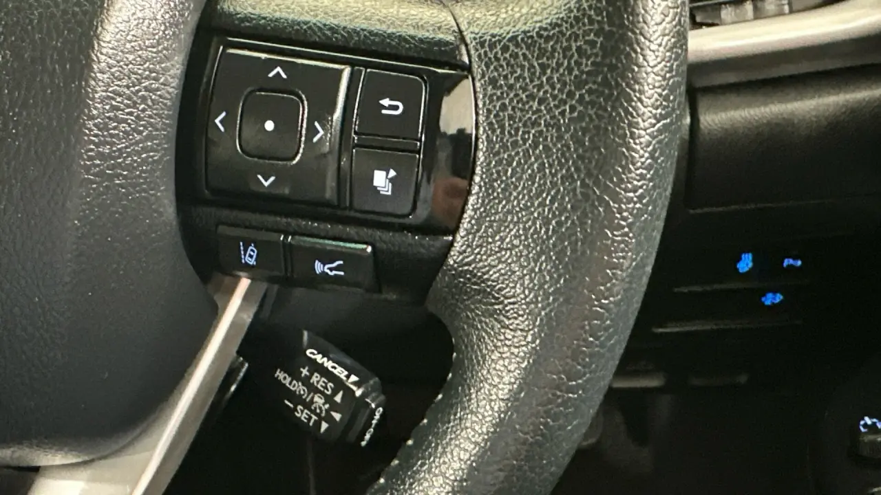 2021 Toyota Hilux Gallery Image 17