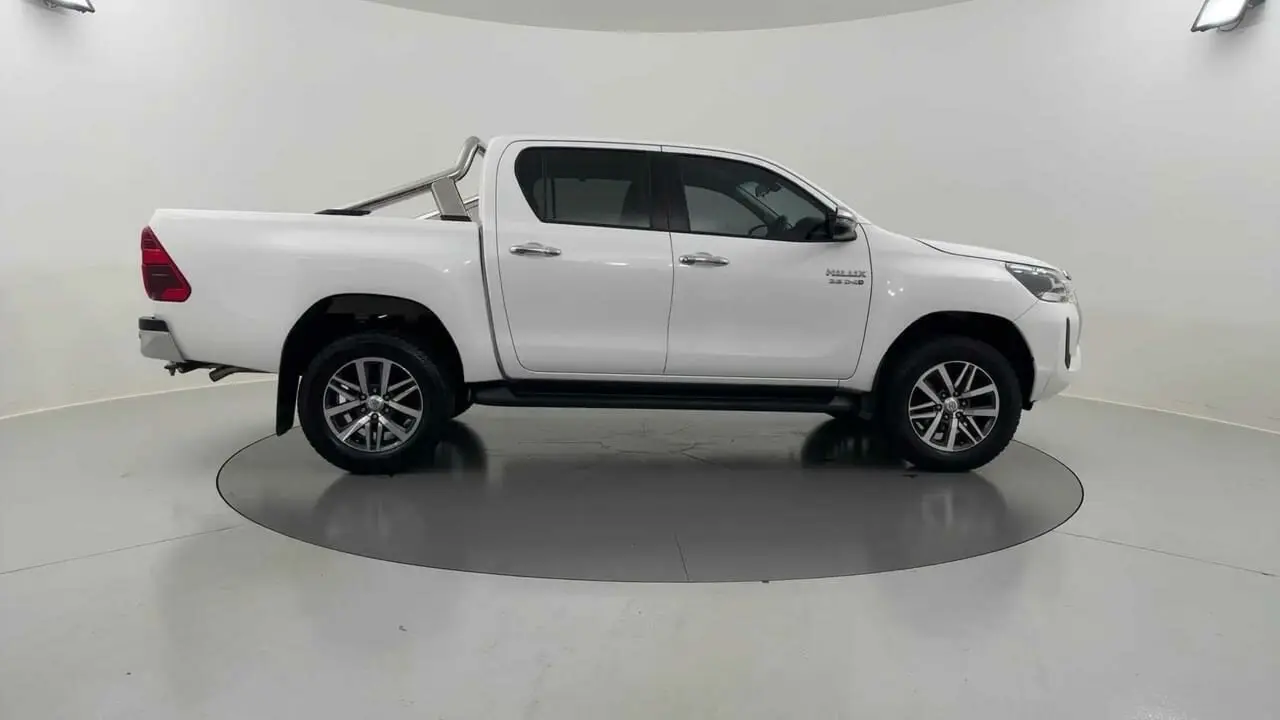 2021 Toyota Hilux Gallery Image 6