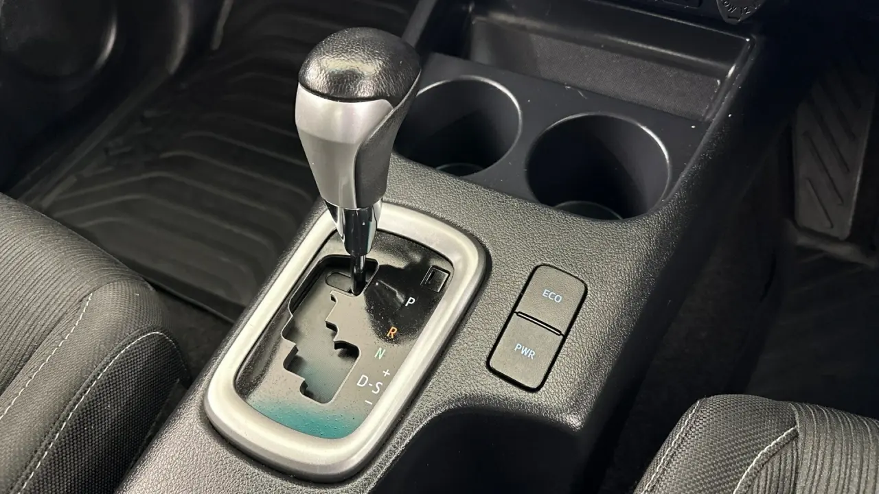 2021 Toyota Hilux Gallery Image 9