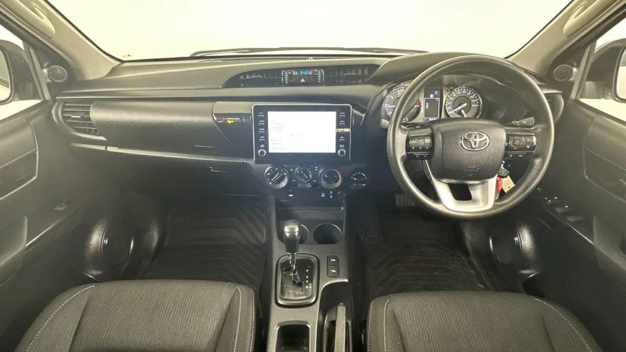 2022 Toyota Hilux Gallery Image 10