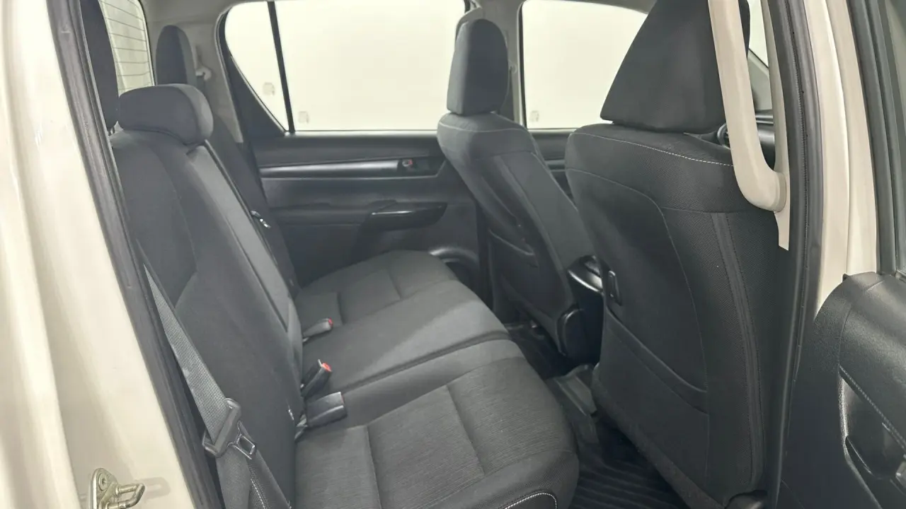 2022 Toyota Hilux Gallery Image 11