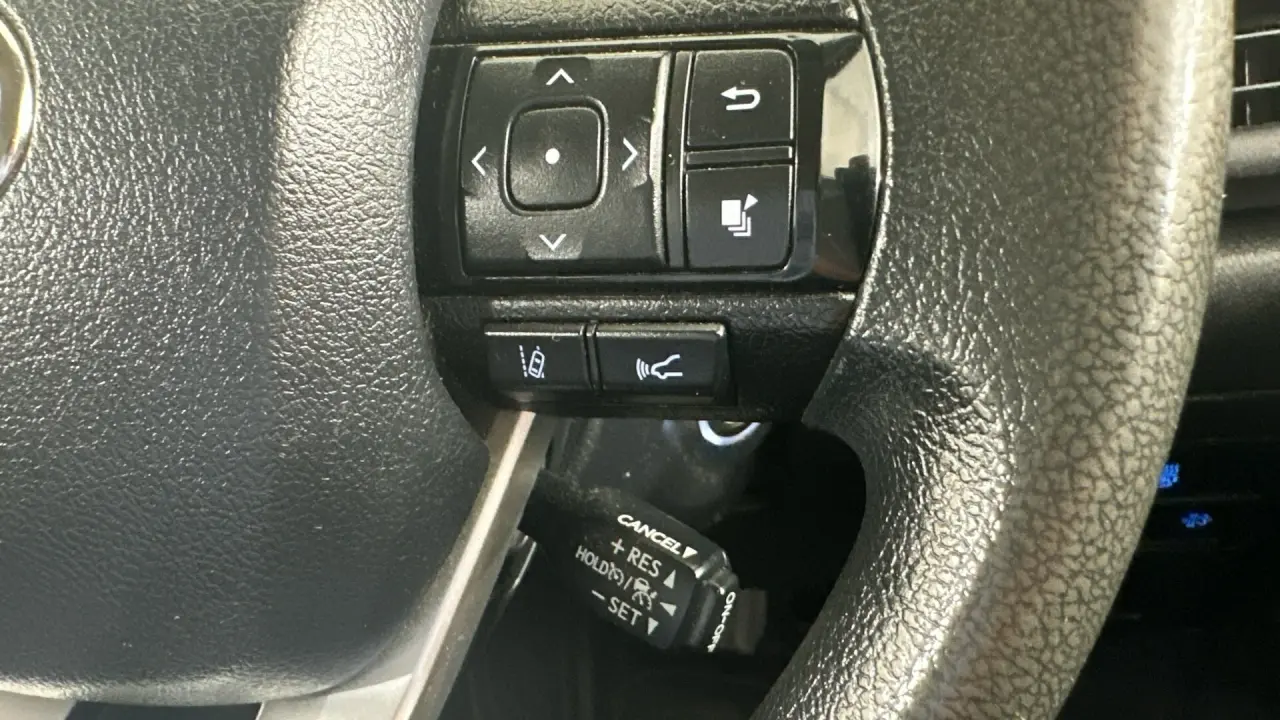 2022 Toyota Hilux Gallery Image 13