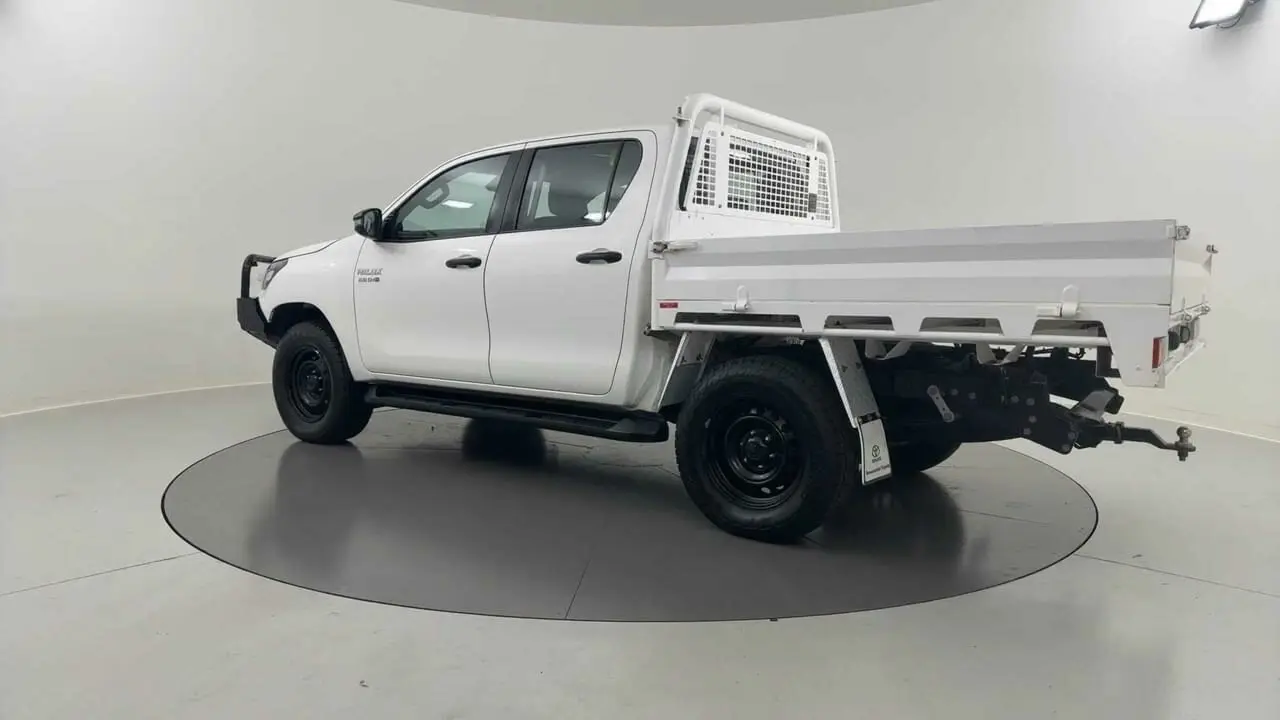 2022 Toyota Hilux Gallery Image 2