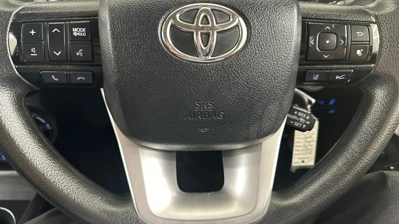 2022 Toyota Hilux Gallery Image 10