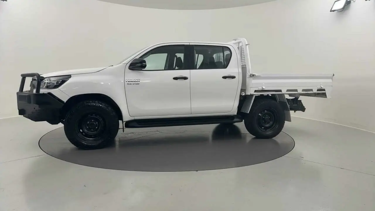 2022 Toyota Hilux Gallery Image 2