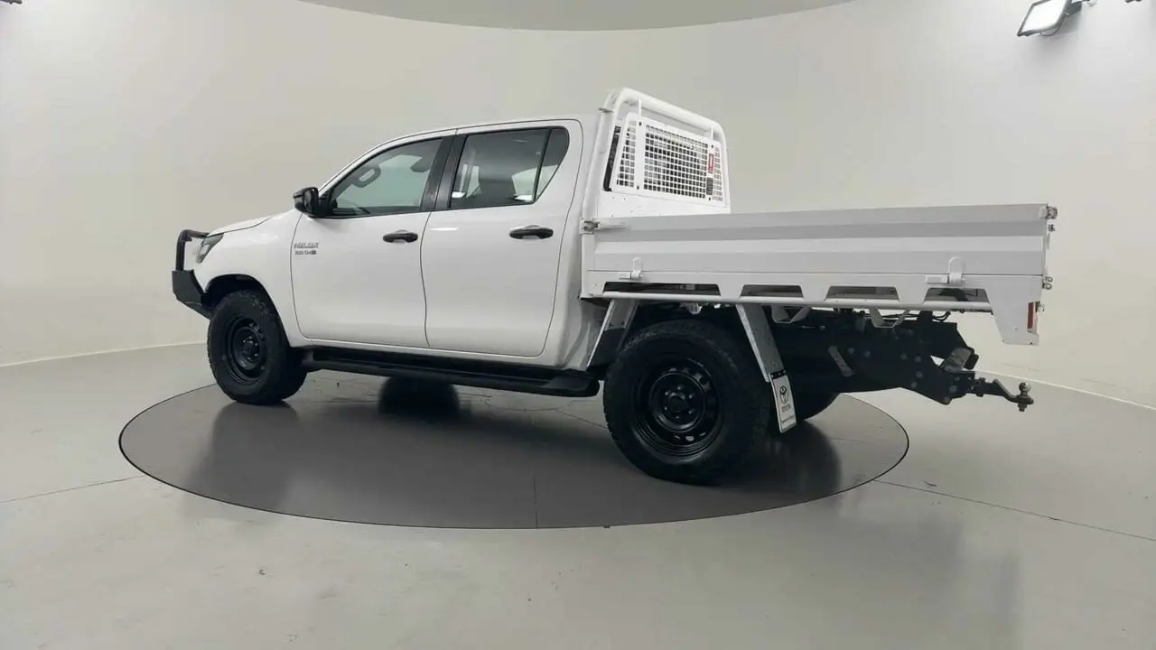 2022 Toyota Hilux Gallery Image 3