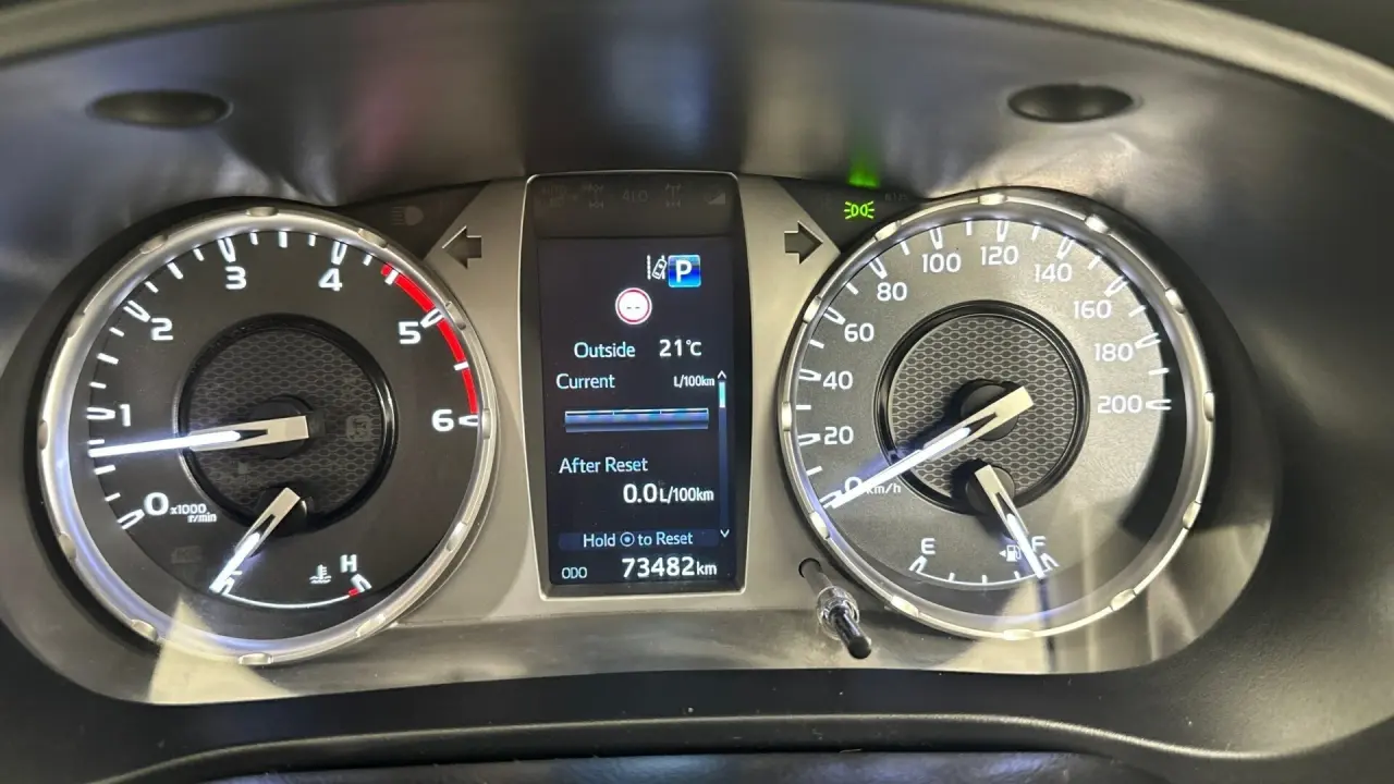 2022 Toyota Hilux Gallery Image 9