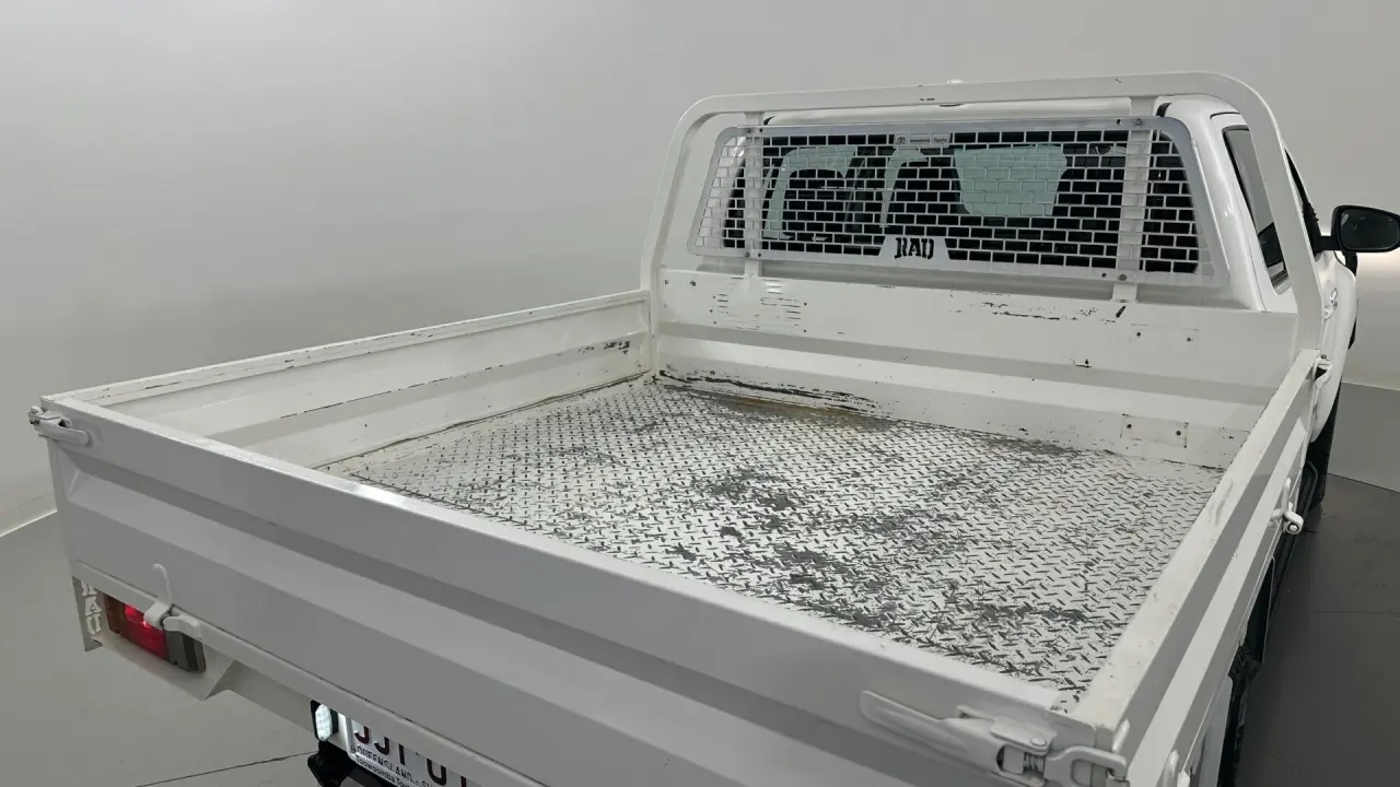 2022 Toyota Hilux Gallery Image 17