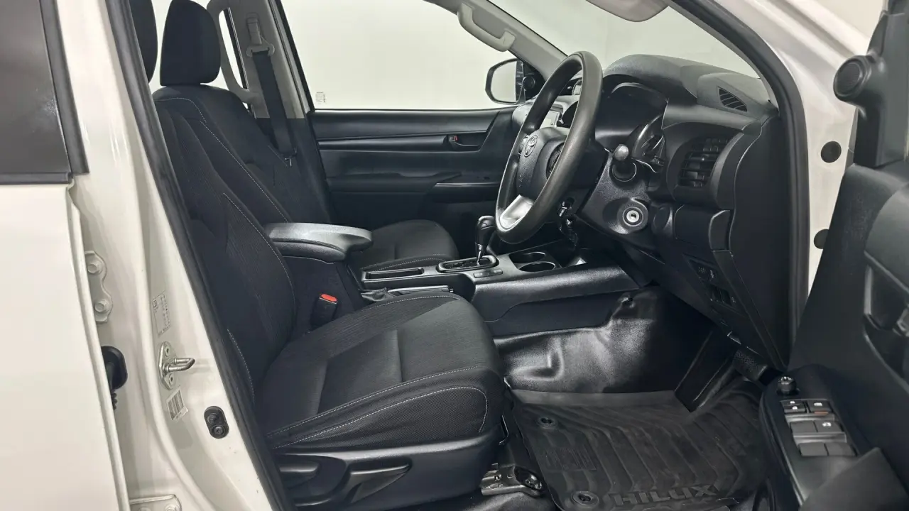2022 Toyota Hilux Gallery Image 10