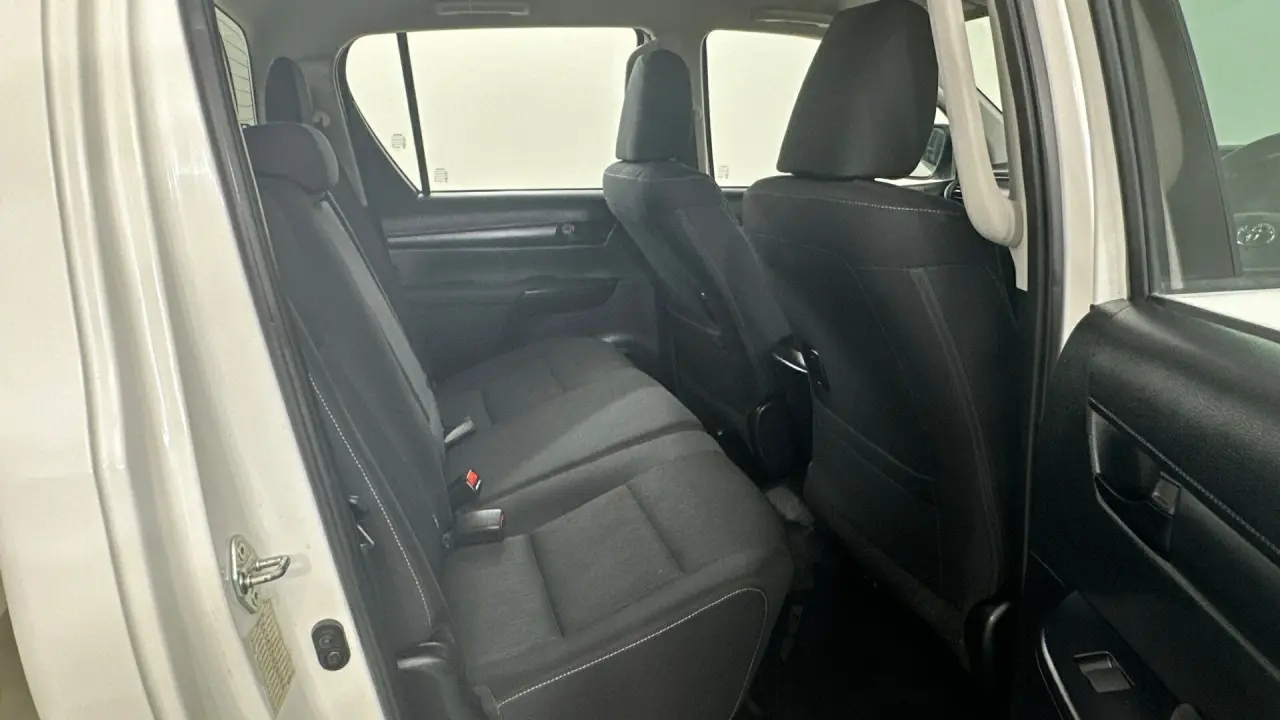 2022 Toyota Hilux Gallery Image 11