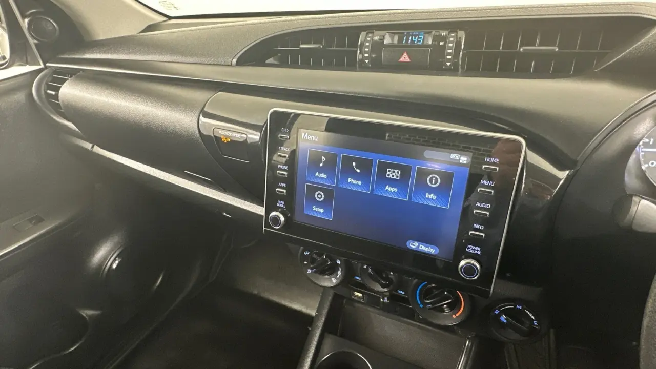 2022 Toyota Hilux Gallery Image 14
