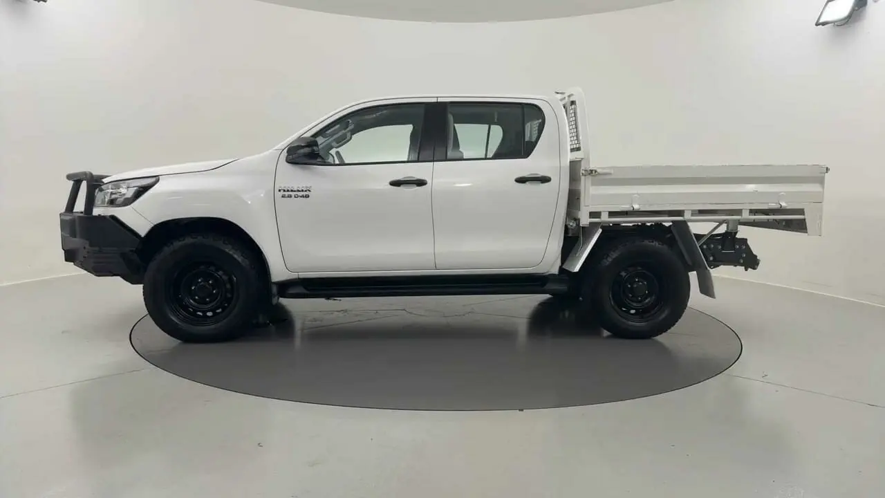 2022 Toyota Hilux Gallery Image 2
