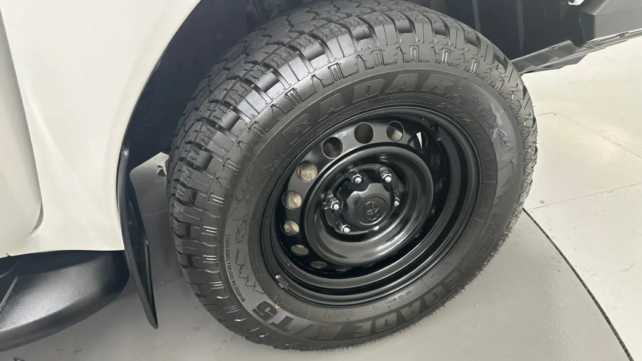 2022 Toyota Hilux Gallery Image 22