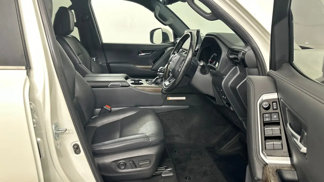 2022 Toyota Landcruiser Gallery Image 10