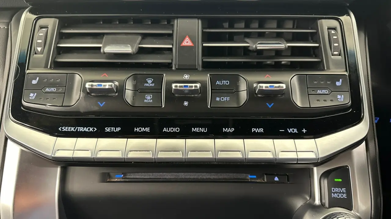 2022 Toyota Landcruiser Gallery Image 12