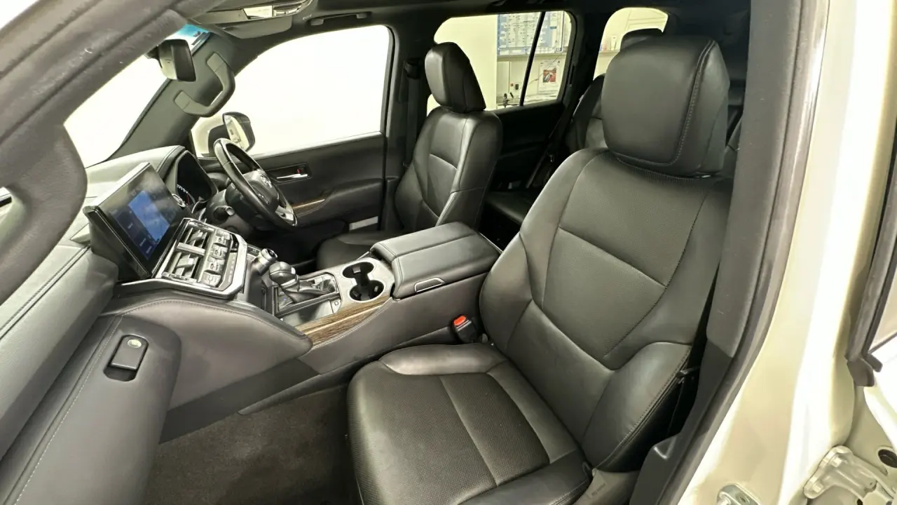 2022 Toyota Landcruiser Gallery Image 16