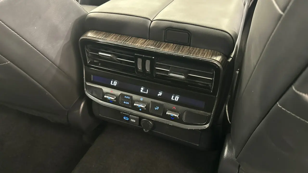 2022 Toyota Landcruiser Gallery Image 17