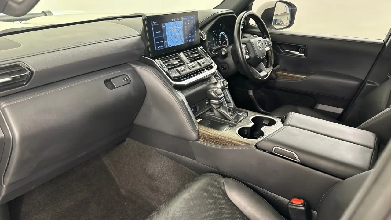 2022 Toyota Landcruiser Gallery Image 18