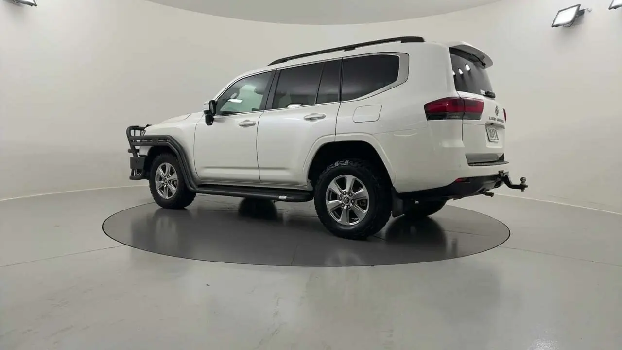 2022 Toyota Landcruiser Gallery Image 3