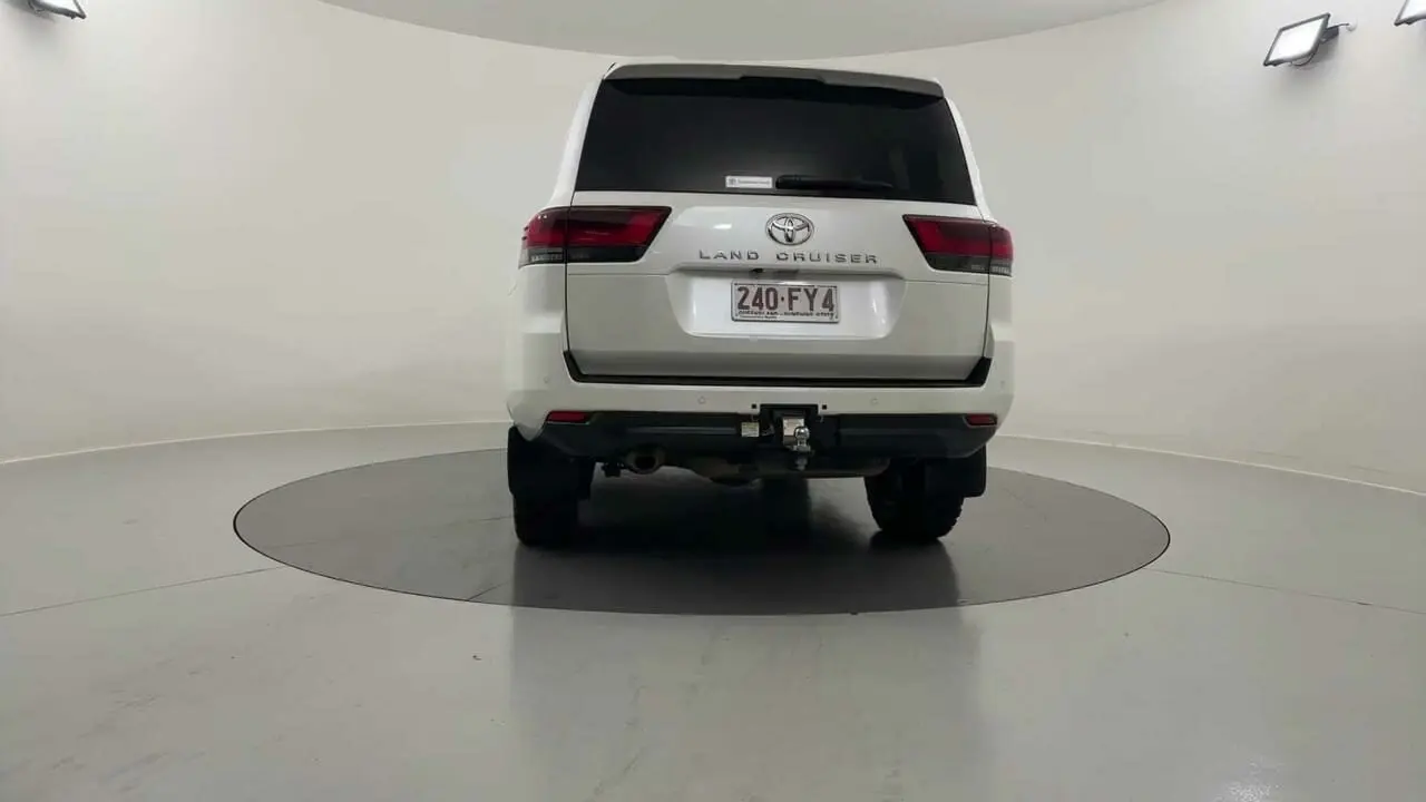 2022 Toyota Landcruiser Gallery Image 4