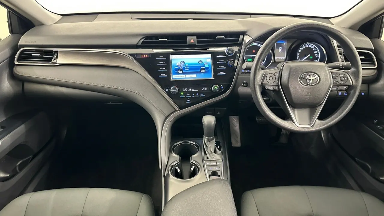 2020 Toyota Camry Gallery Image 10