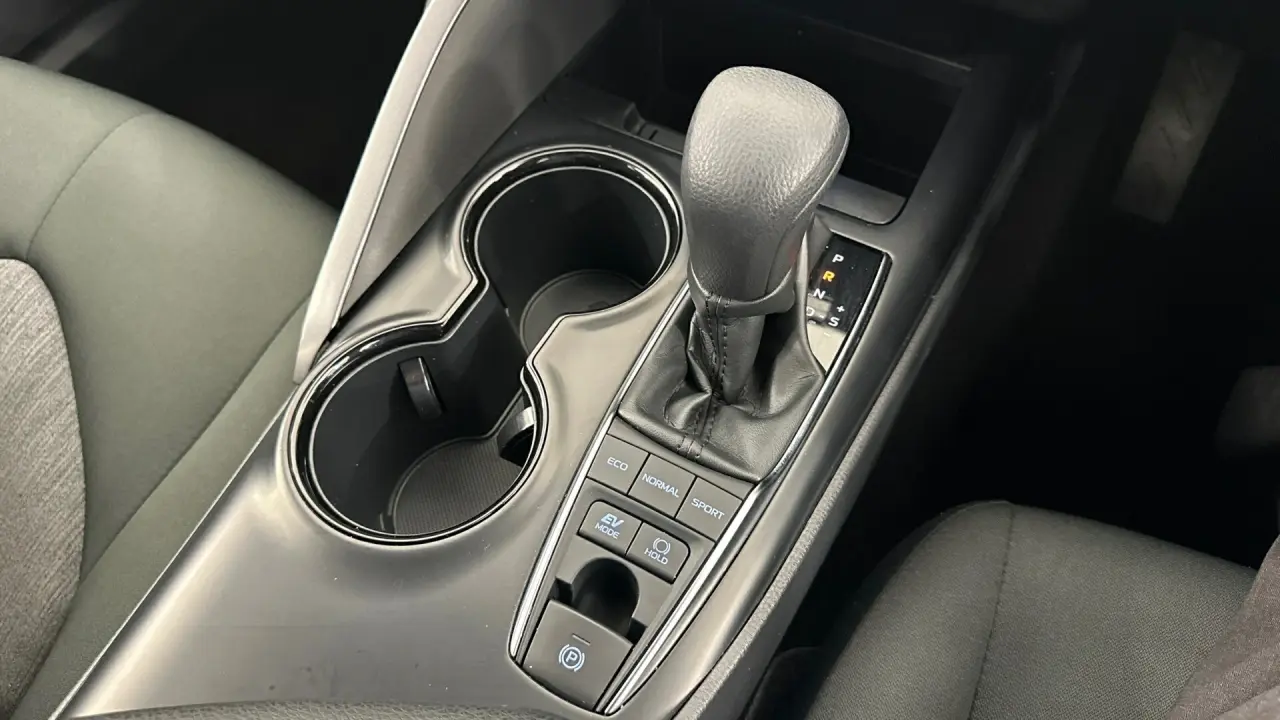 2020 Toyota Camry Gallery Image 11