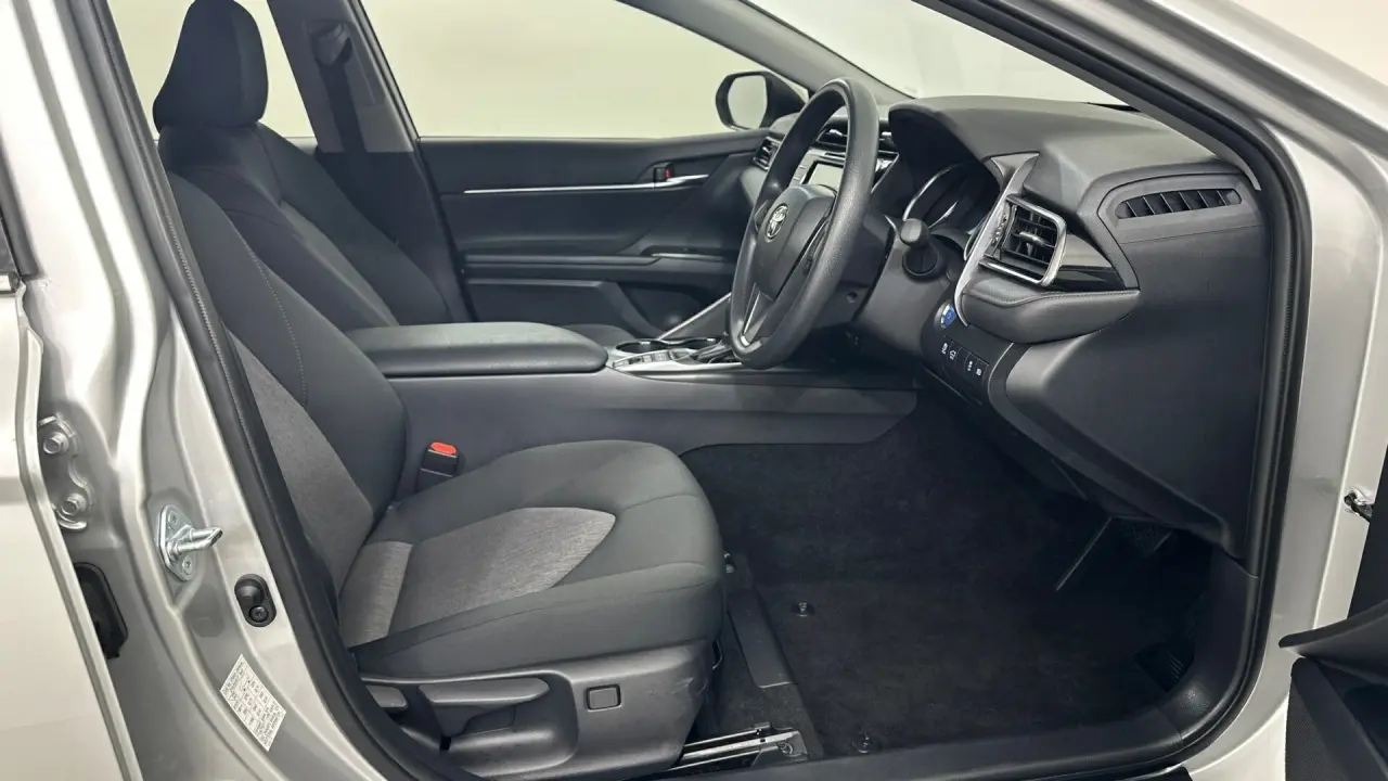 2020 Toyota Camry Gallery Image 12