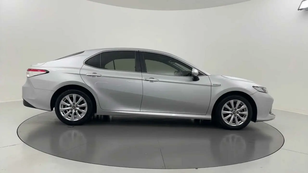 2020 Toyota Camry Gallery Image 6