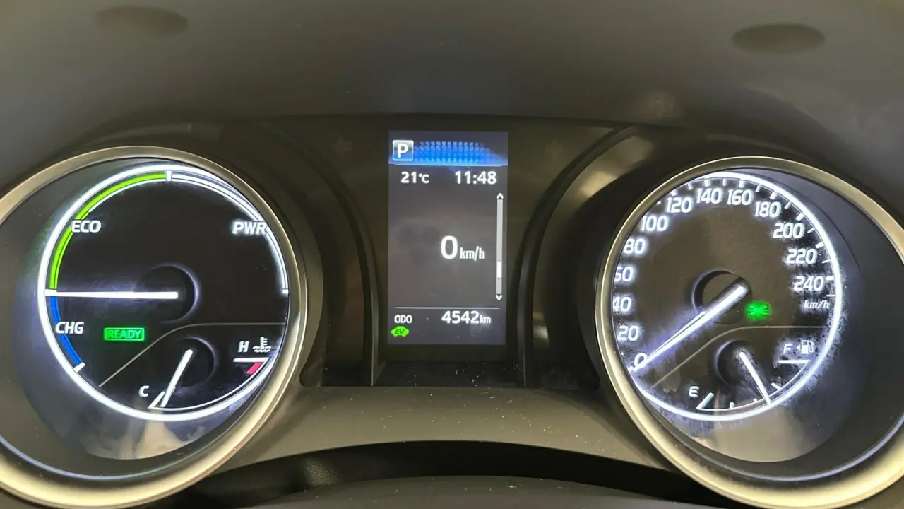 2020 Toyota Camry Gallery Image 9